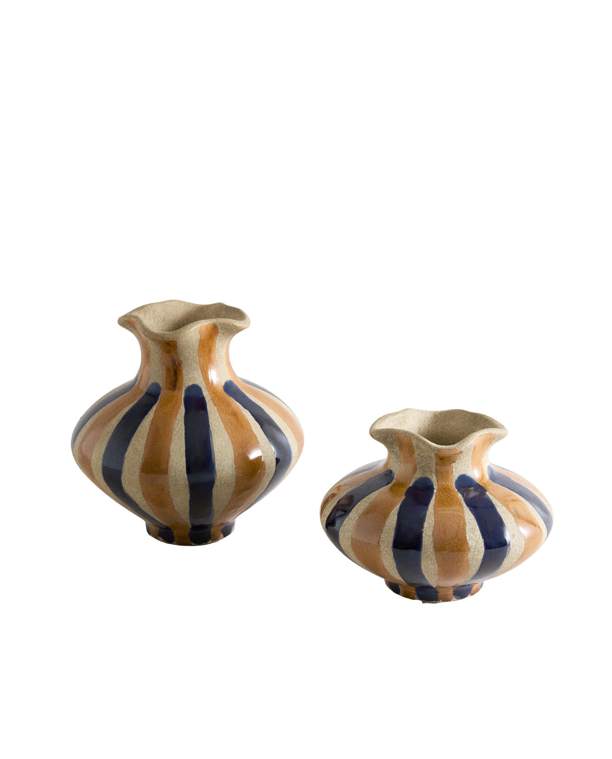 DECORATIVE ROUND CERAMIC VASE product thumbnail 7