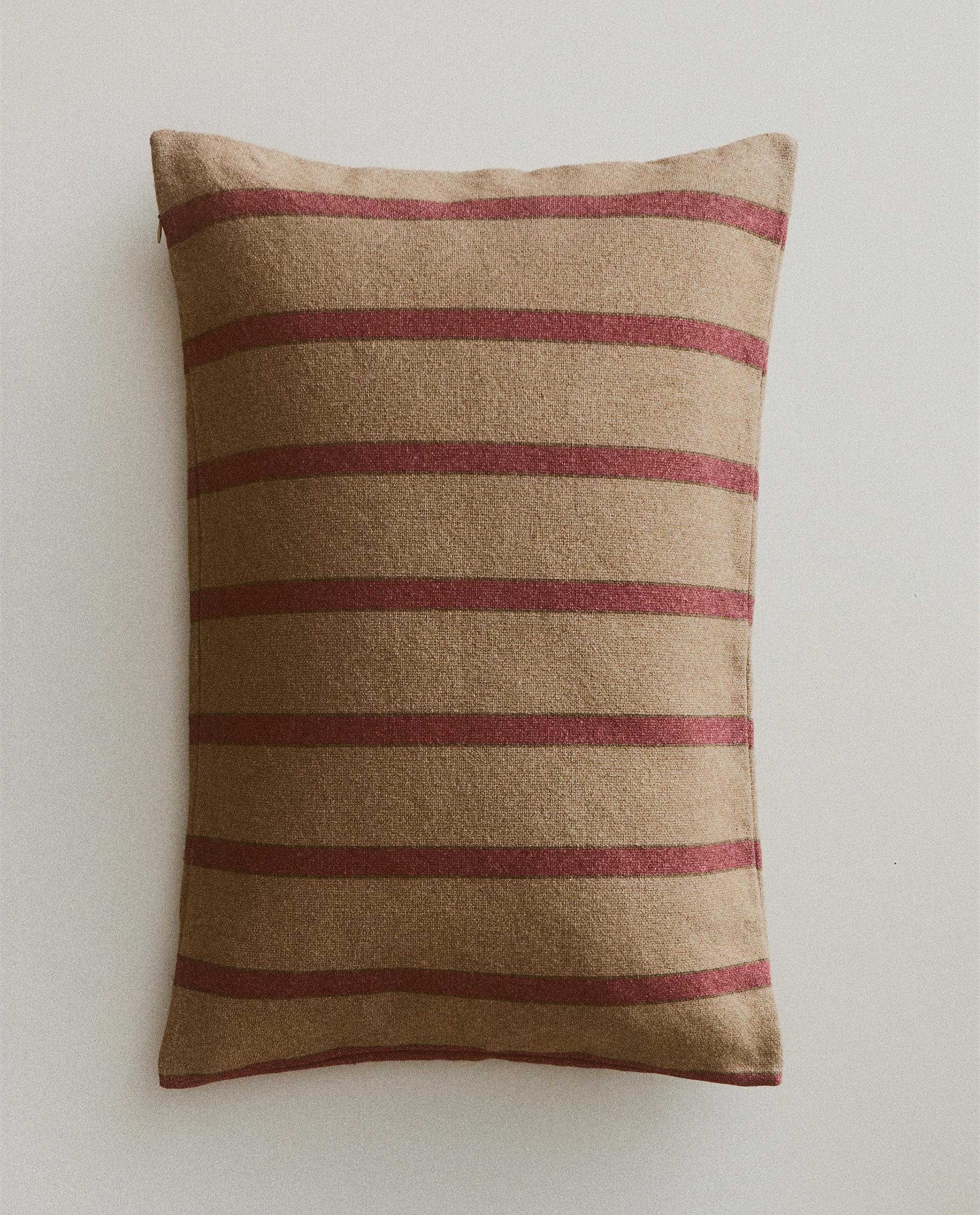STRIPED CUSHION COVER STRIPED CUSHION COVER