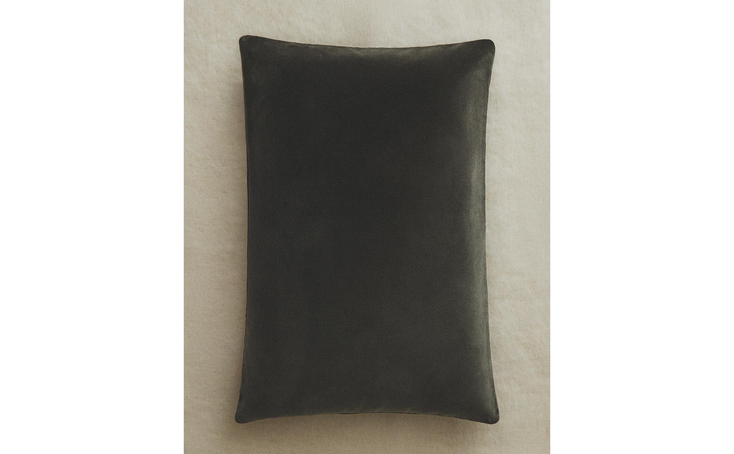 VELVET CUSHION COVER