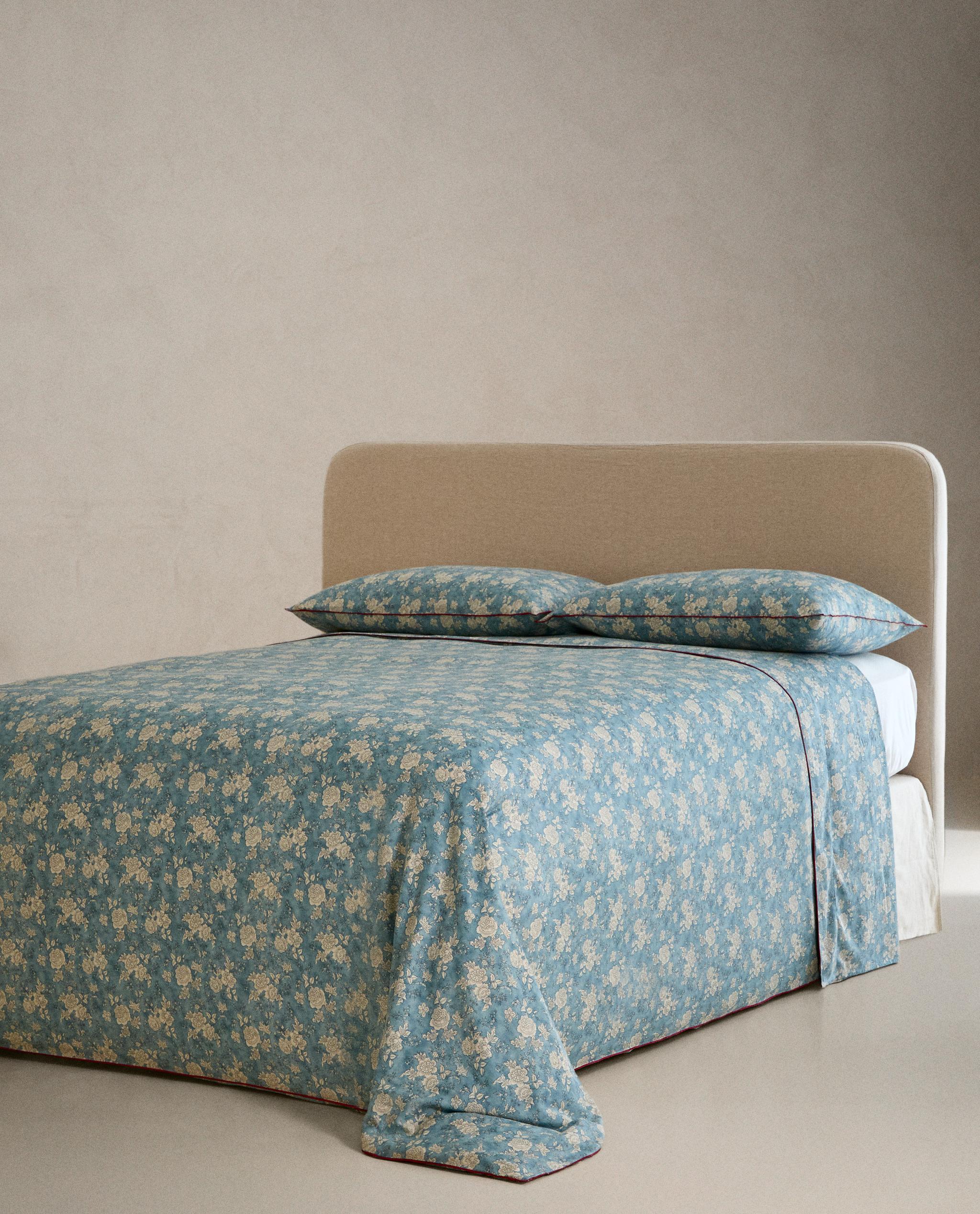 SATEEN FLORAL PRINT FLAT SHEET WITH PIPING product thumbnail 3