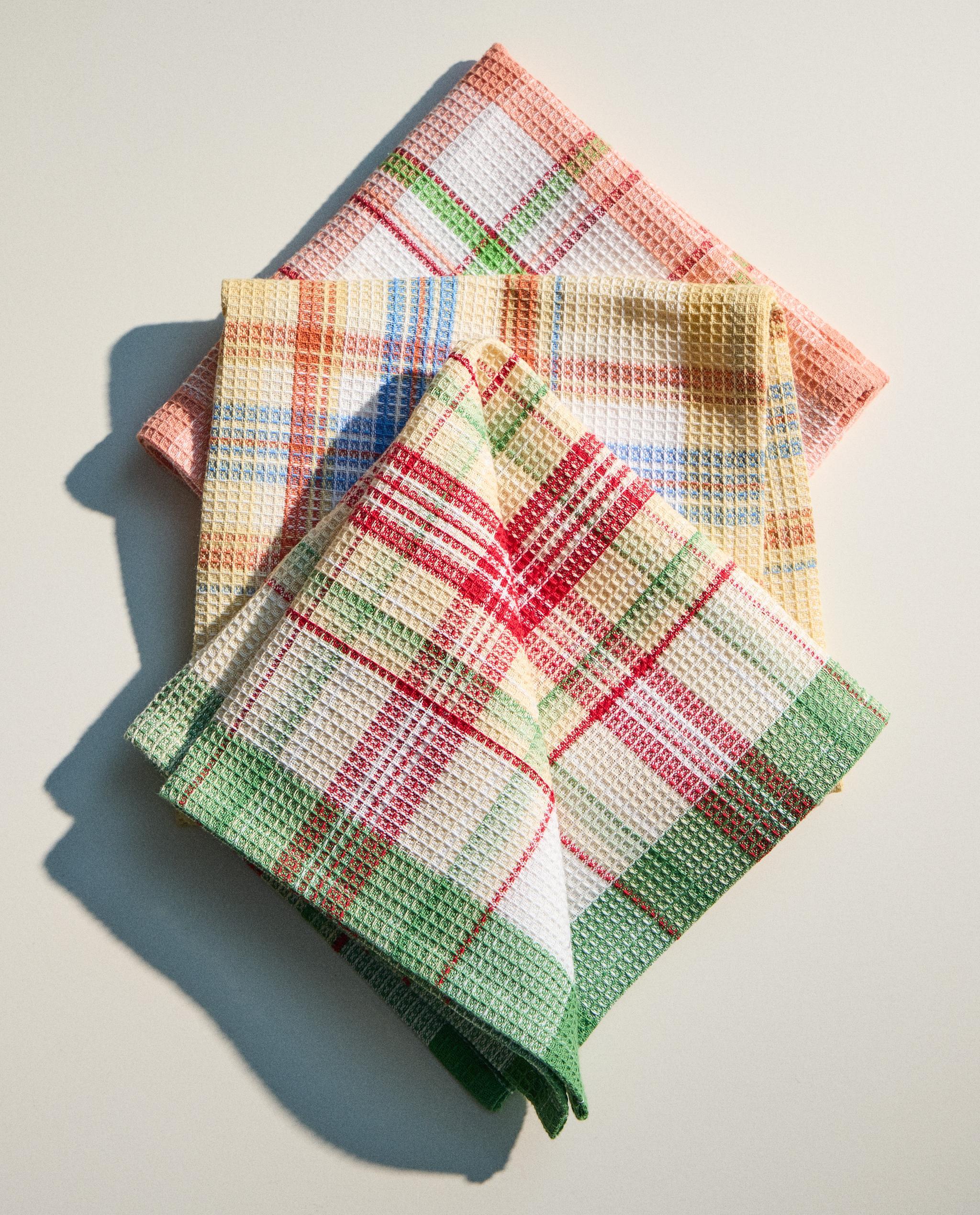 PACK OF WAFFLE-KNIT TEA TOWELS (PACK OF 3) product thumbnail 9