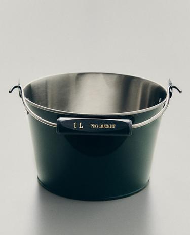 METAL CLOTHES PEG BUCKET