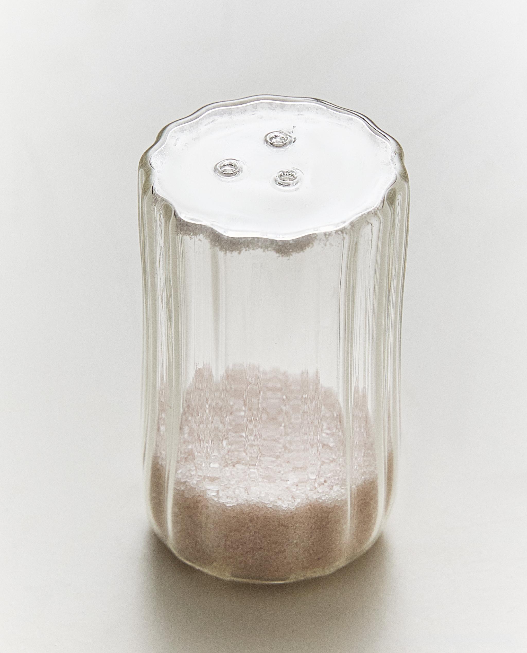 BOROSILICATE GLASS SALT SHAKER