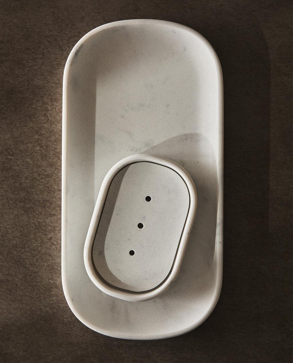 MARBLE-EFFECT BATHROOM TRAY