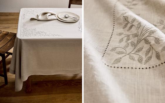BESTICKTE LEINENTISCHDECKE MIT BLUMEN