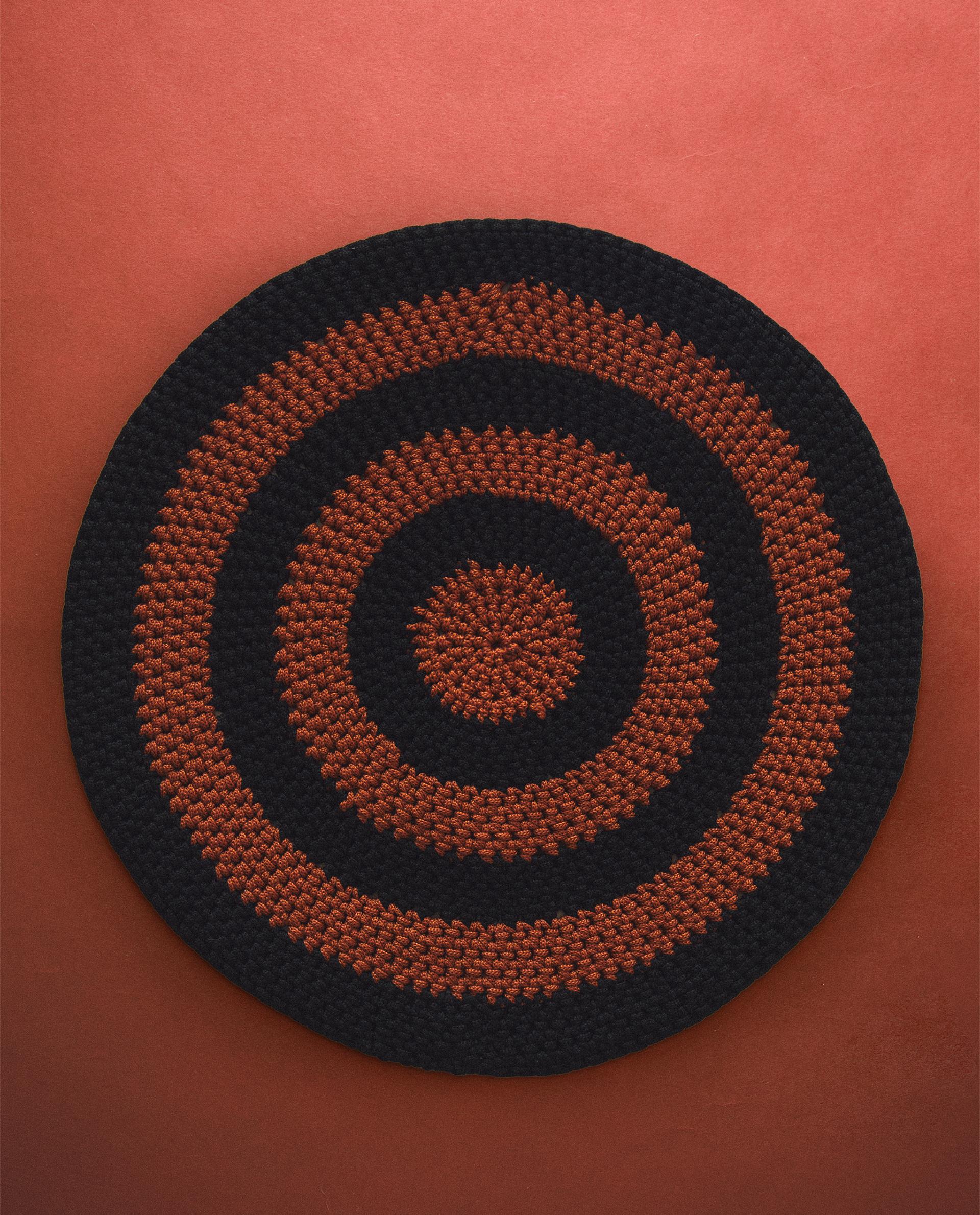 WOVEN CIRCLE DESIGN PLACEMAT X COLLAGERIE