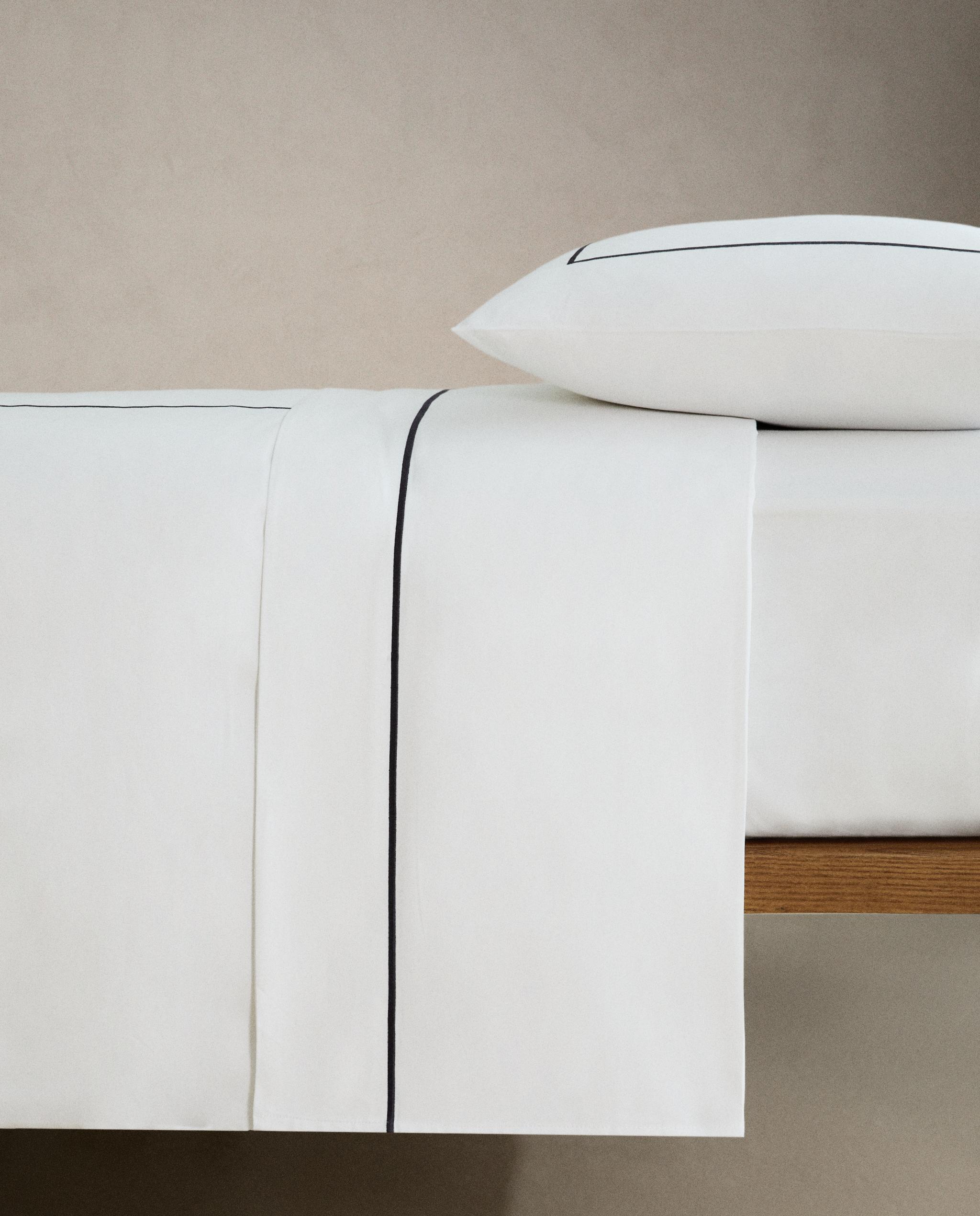 SATEEN FLAT SHEET WITH TRIM product thumbnail 2