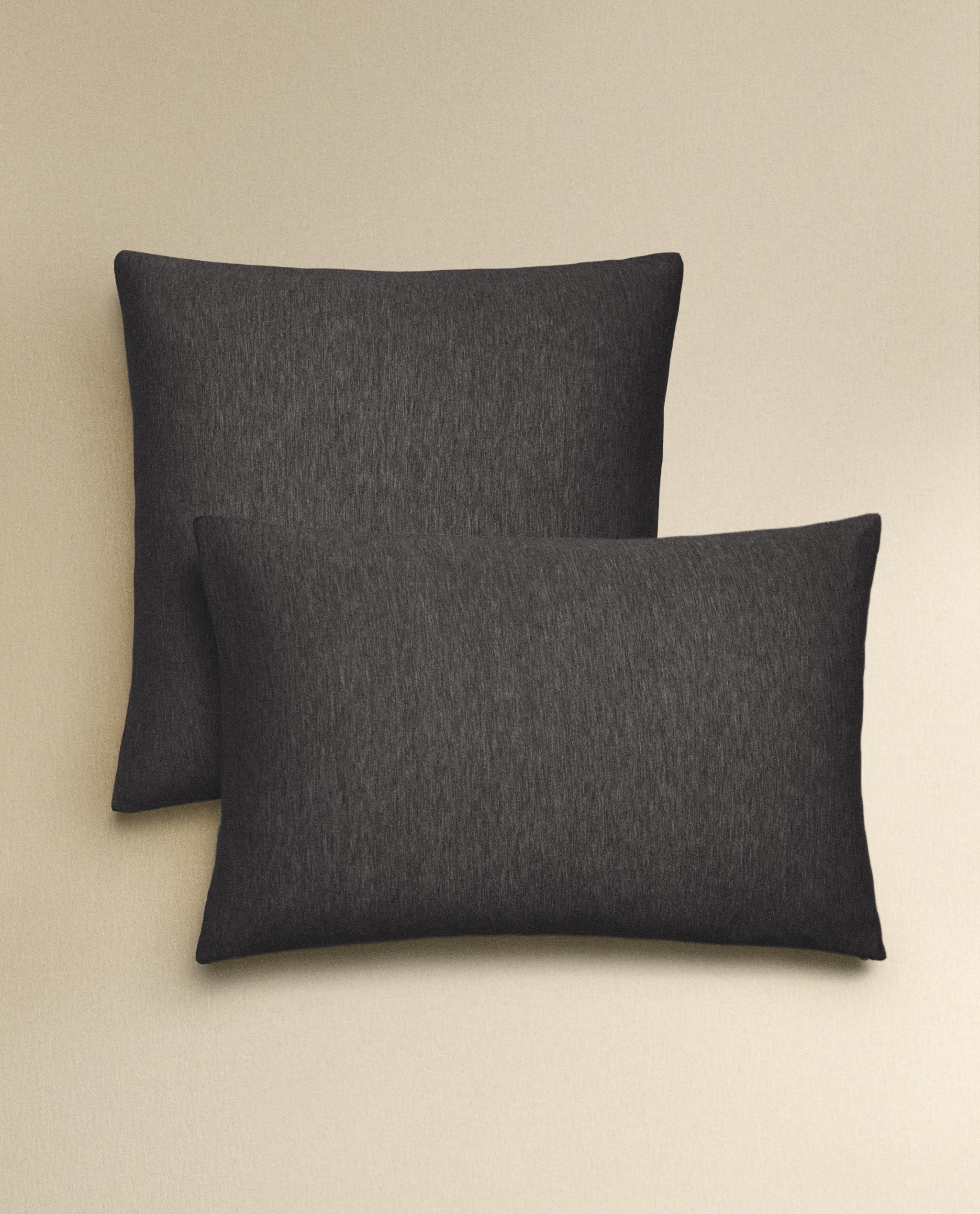 ZARA  クッションカバー２枚&ベッドカバー インテリア】ZARA HOMEセールで楽しむプチ模様替え | LEE