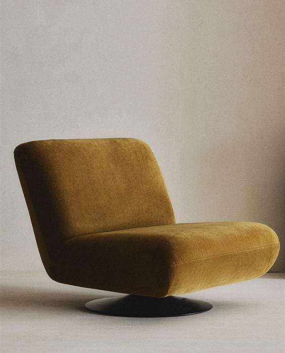 VELVET SWIVEL ACCENT CHAIR VELVET SWIVEL ACCENT CHAIR