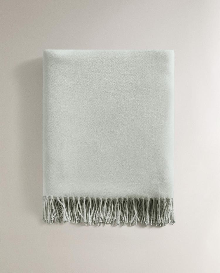 EXTRA SOFT PLAIN THROW