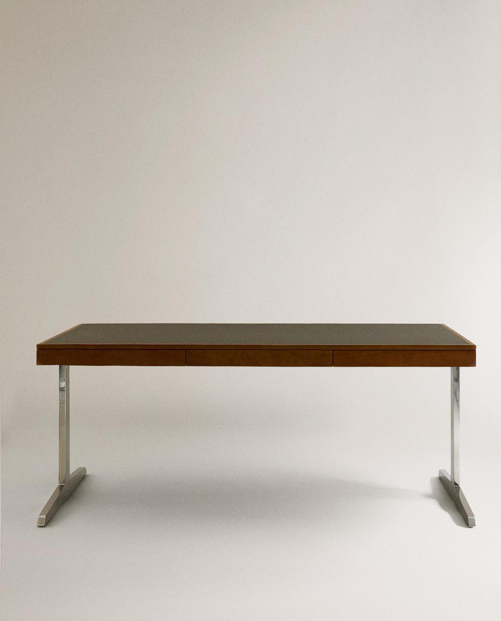 SCRIVANIA IN LEGNO CON GAMBE METALLICHE SCRIVANIA IN LEGNO CON GAMBE METALLICHE