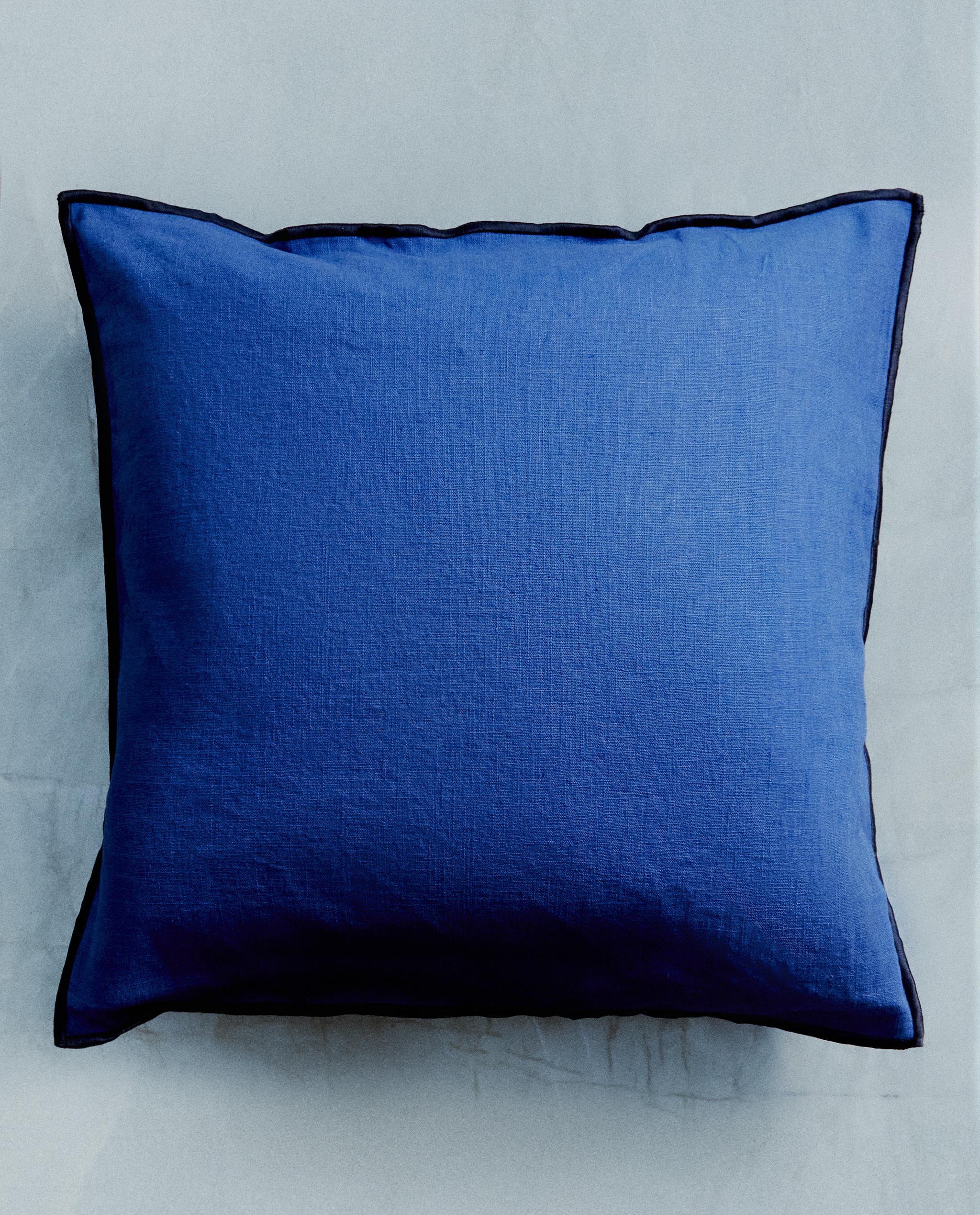 CUSHION COVER WITH OVERLOCK product thumbnail 11