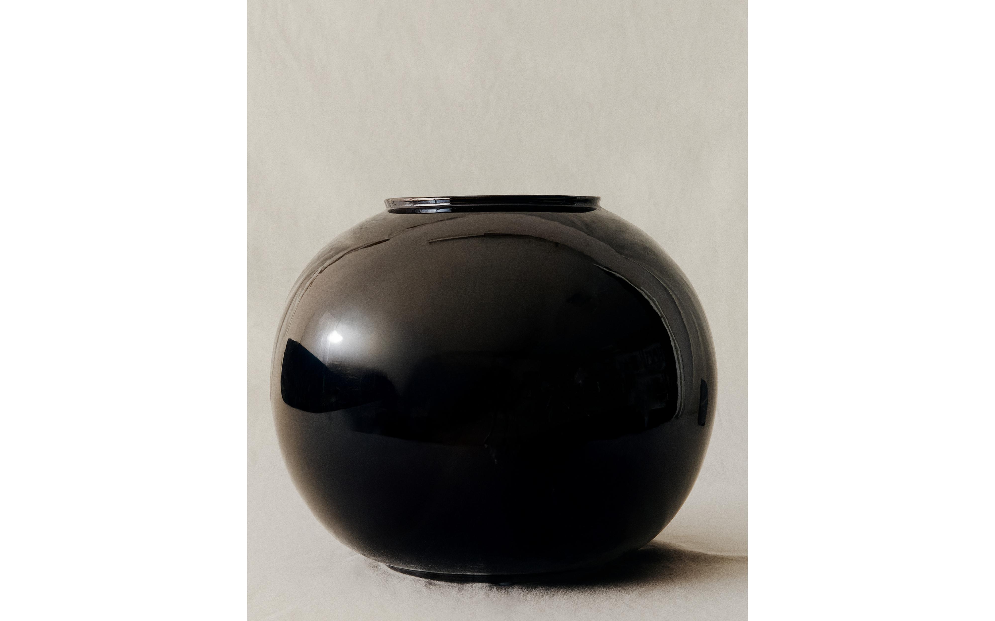 GLOSS SPHERE VASE product thumbnail 9