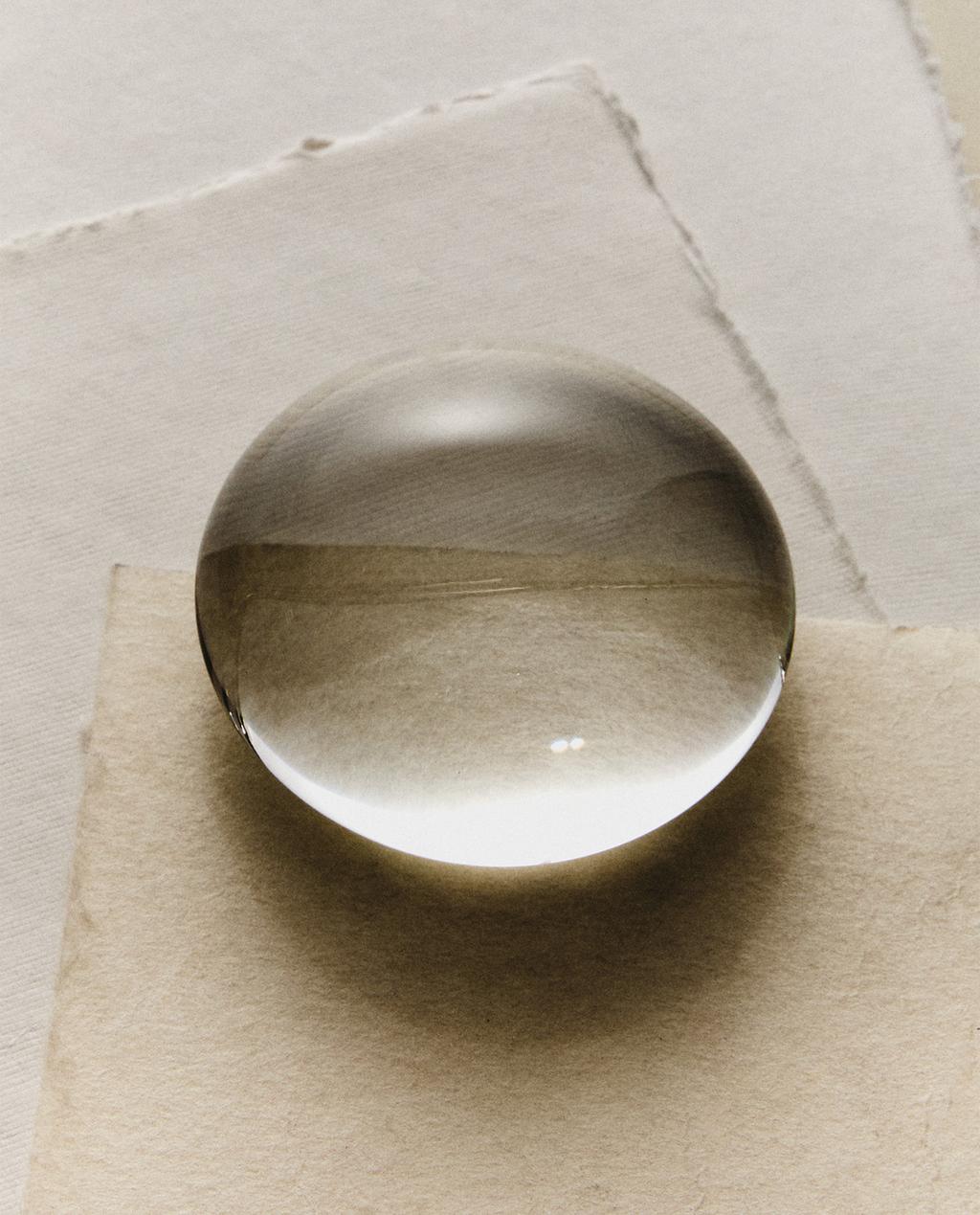 MAGNIFYING PAPERWEIGHT MAGNIFYING PAPERWEIGHT