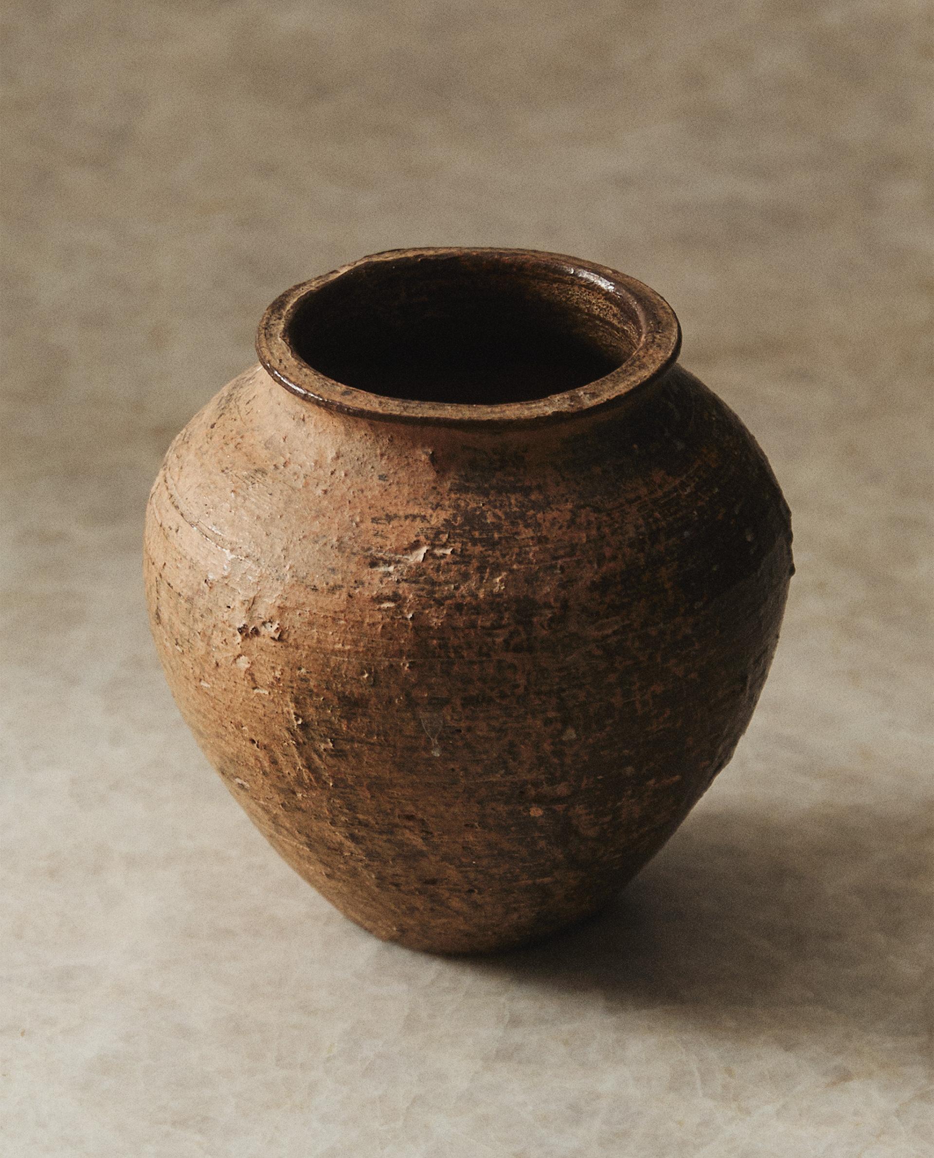 SMALL TERRACOTTA VASE