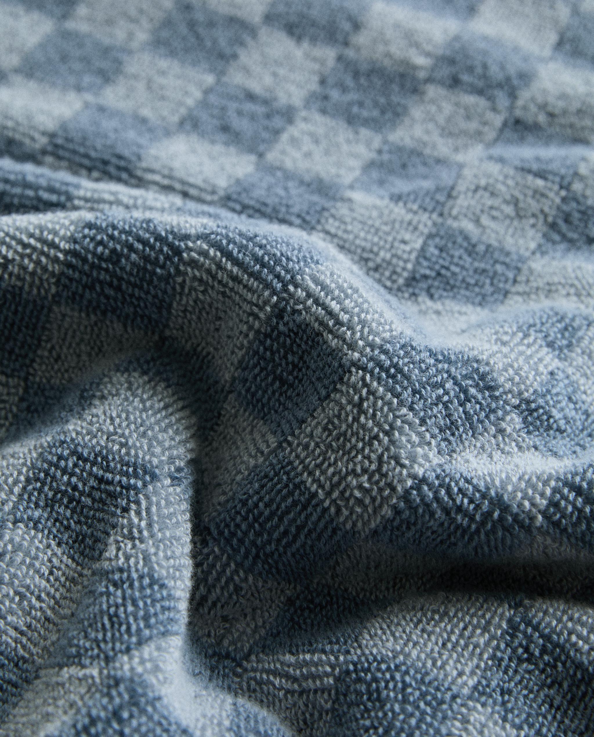 CHEQUERED BATH TOWEL product thumbnail 3