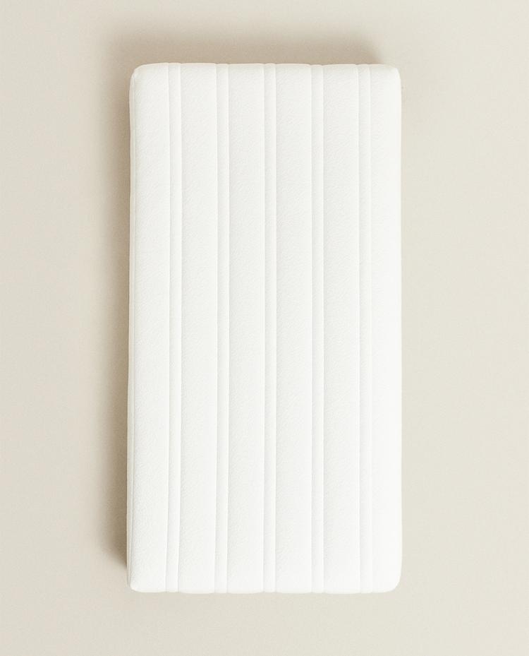 KLASSISCHE GITTERBETTMATRATZE AUS HOLZ