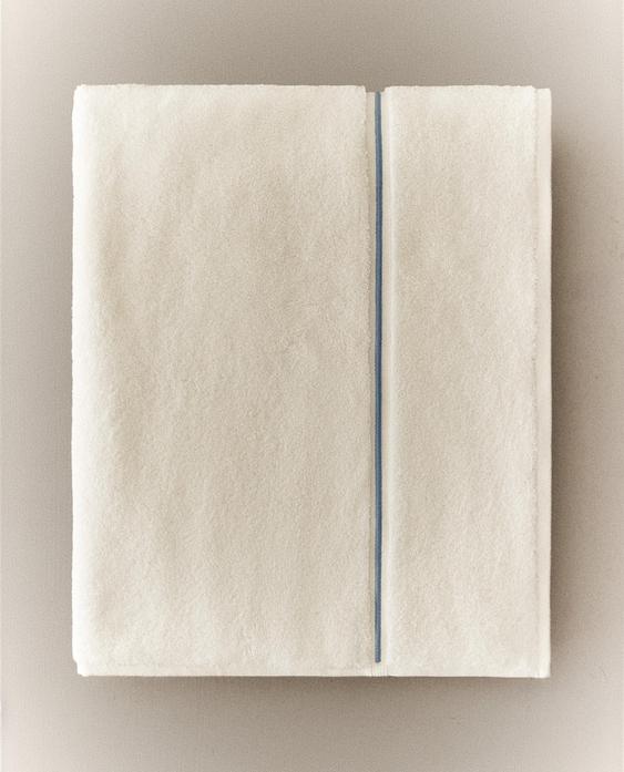 EMBROIDERED TRIM BATH TOWEL