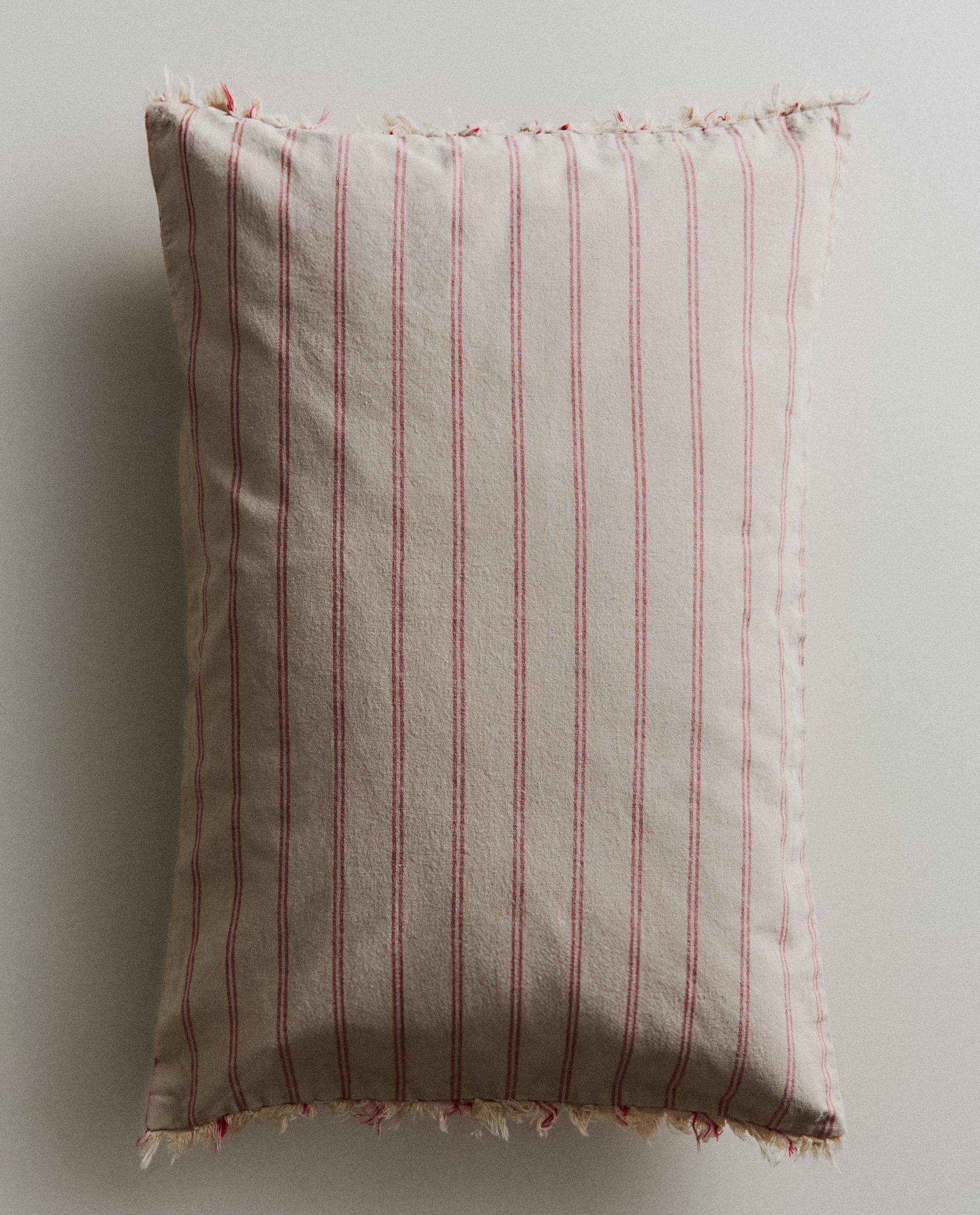 STRIPED CUSHION COVER
