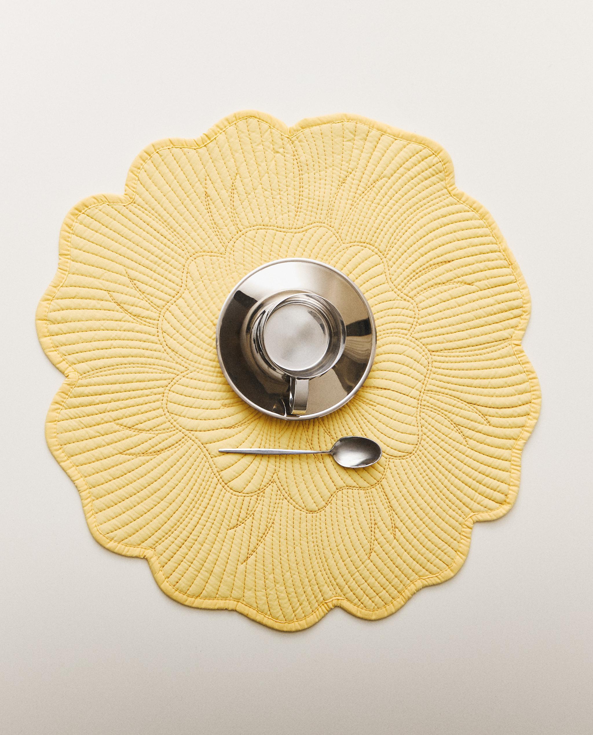 QUILTED FLORAL PLACEMAT product thumbnail 8