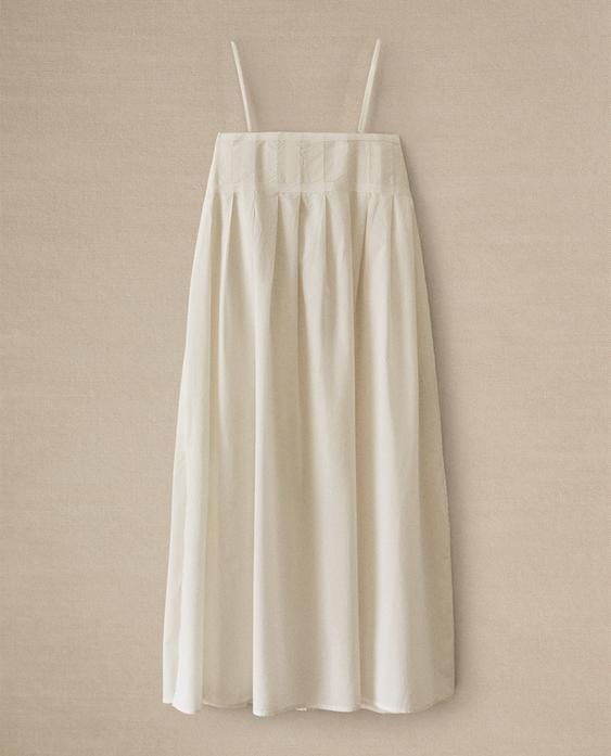 LONG PLEATED NIGHTDRESS LONG PLEATED NIGHTDRESS