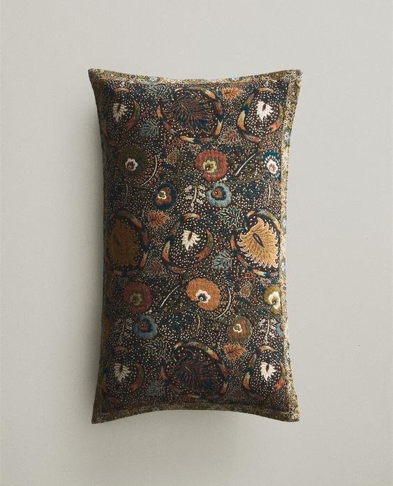 JAKARLI ÇİÇEK DESENLİ KIRLENT KILIFI JAKARLI ÇİÇEK DESENLİ KIRLENT KILIFI