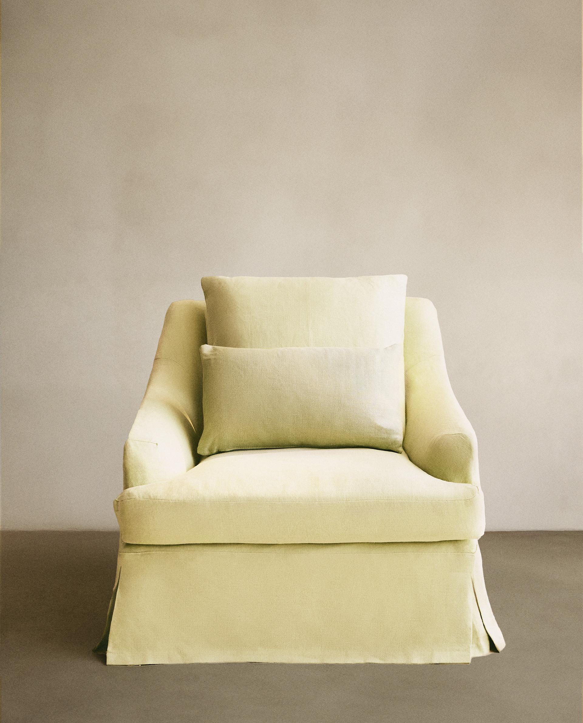 ARMCHAIR 01