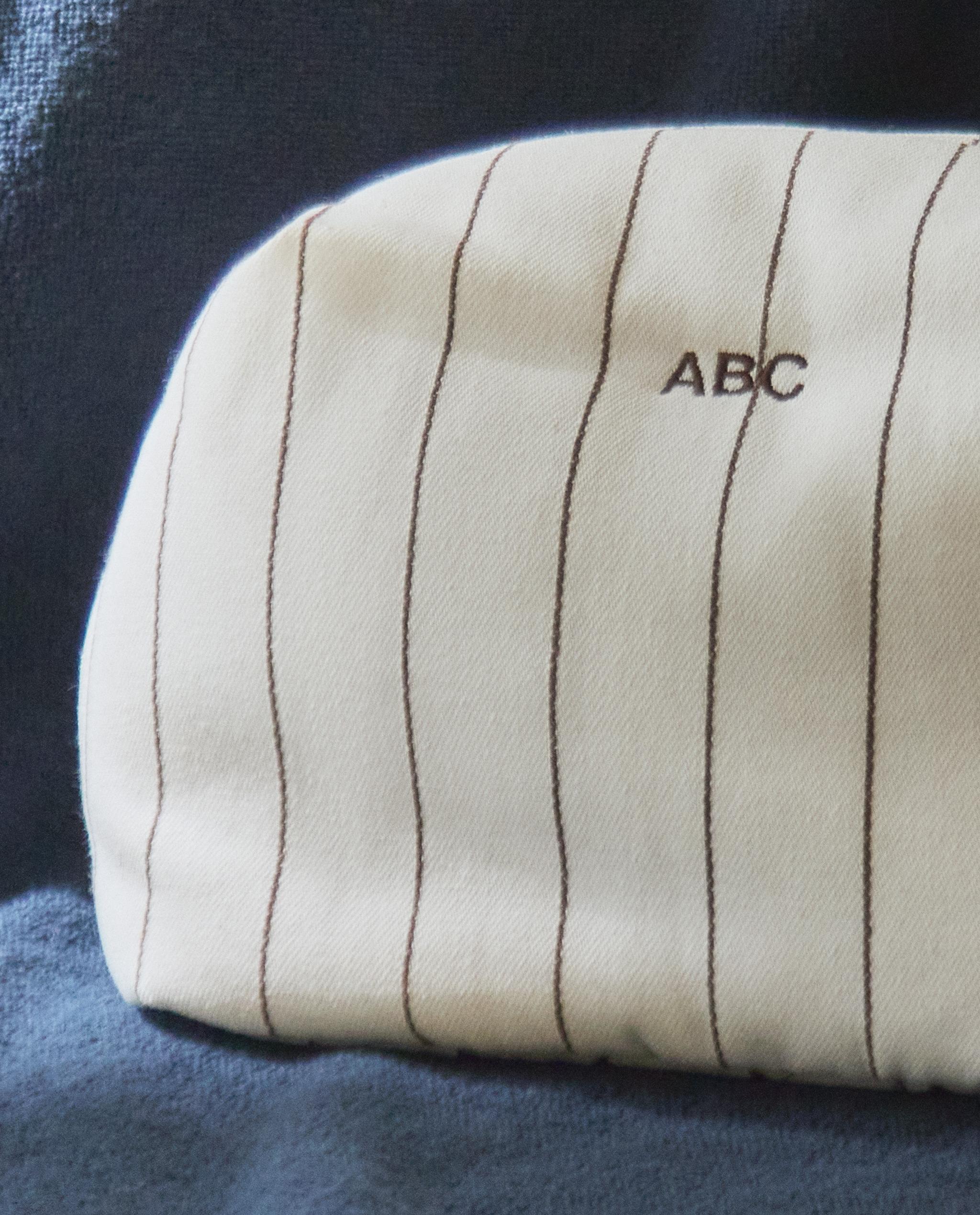 STRIPED TOILETRY BAG product thumbnail 12