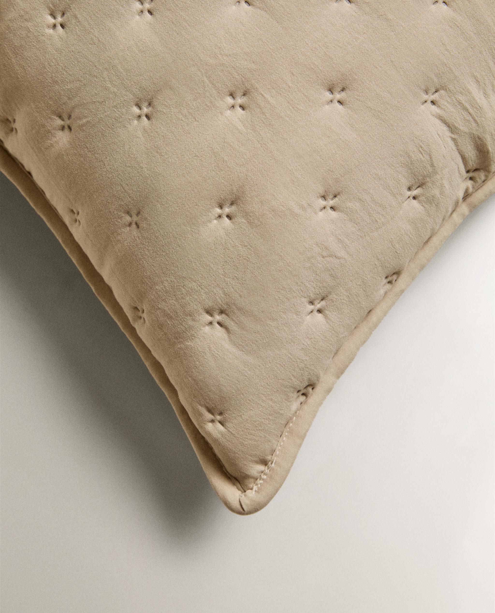 QUILTED CUSHION COVER WITH DOTS product thumbnail 7