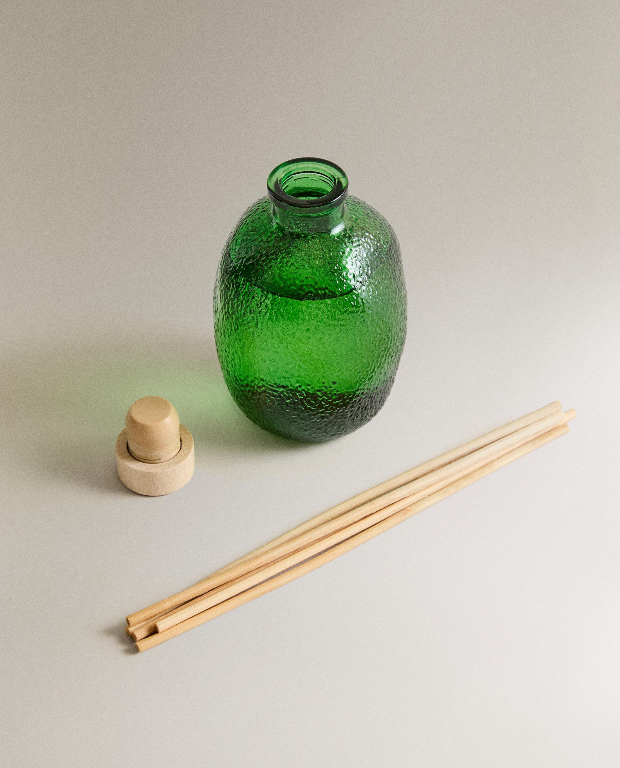 YUZU & MUSK CANDLE AND AIR FRESHENER product thumbnail 17