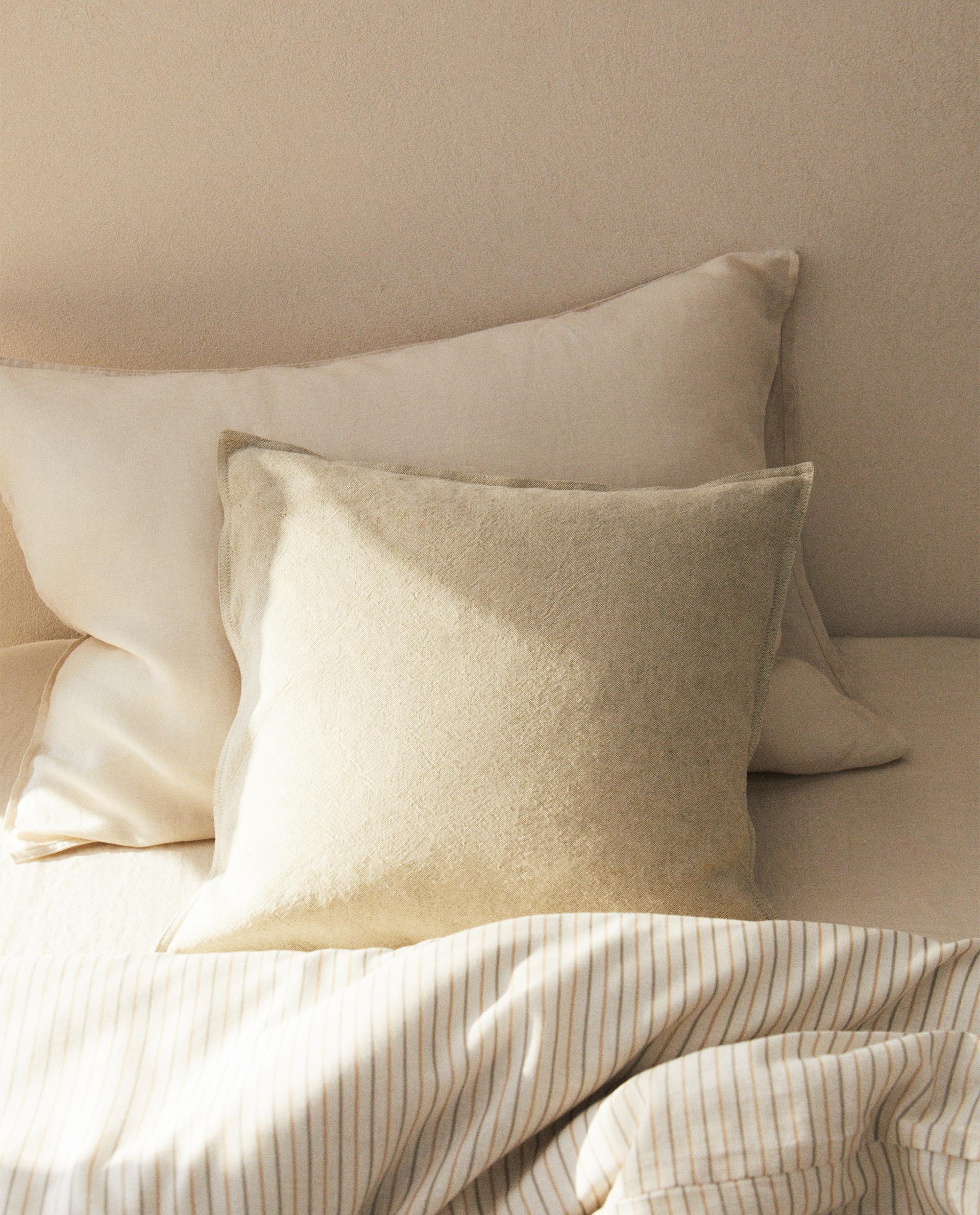 LINEN CUSHION COVER