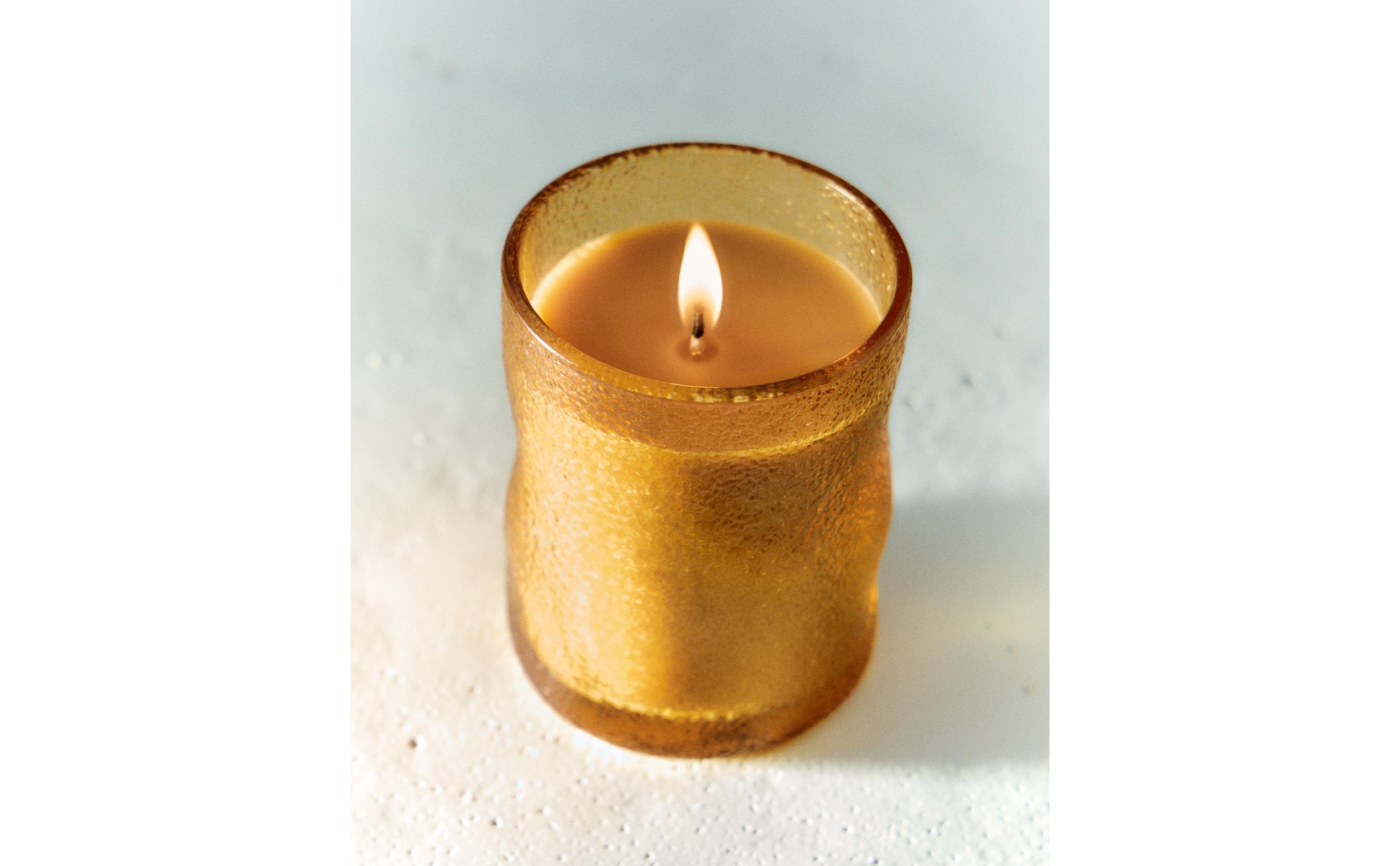 アロマティックキャンドル FLEUR DE MANDARINE (155 G) | Zara Home