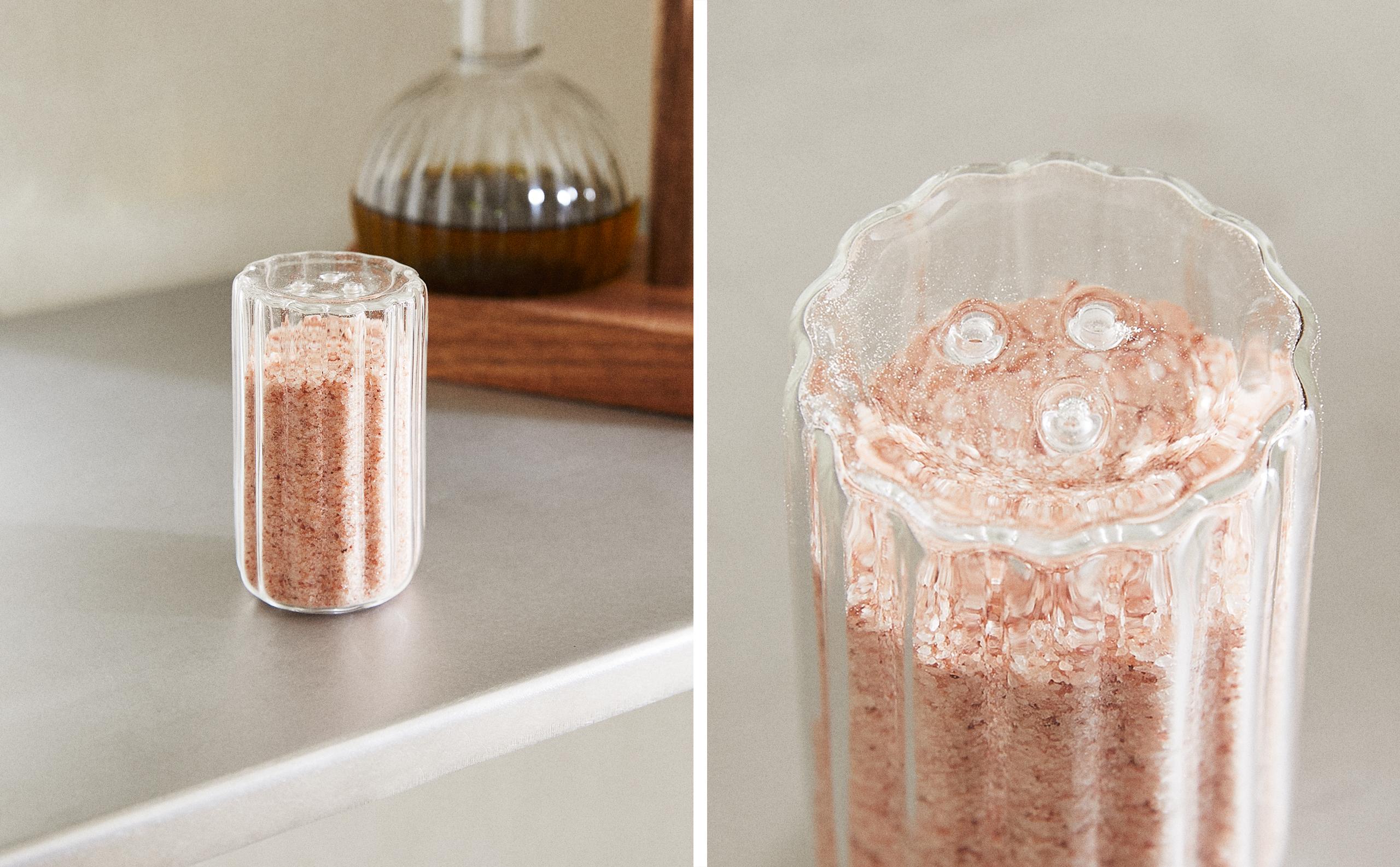 BOROSILICATE GLASS SALT SHAKER product thumbnail 11