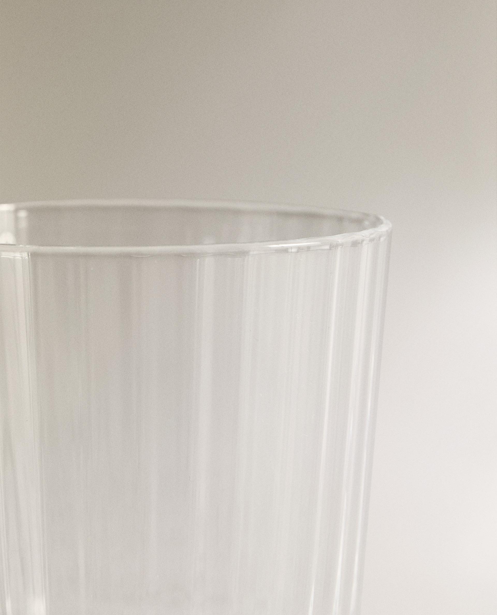 GLAS MET GESTREEPT MOTIEF