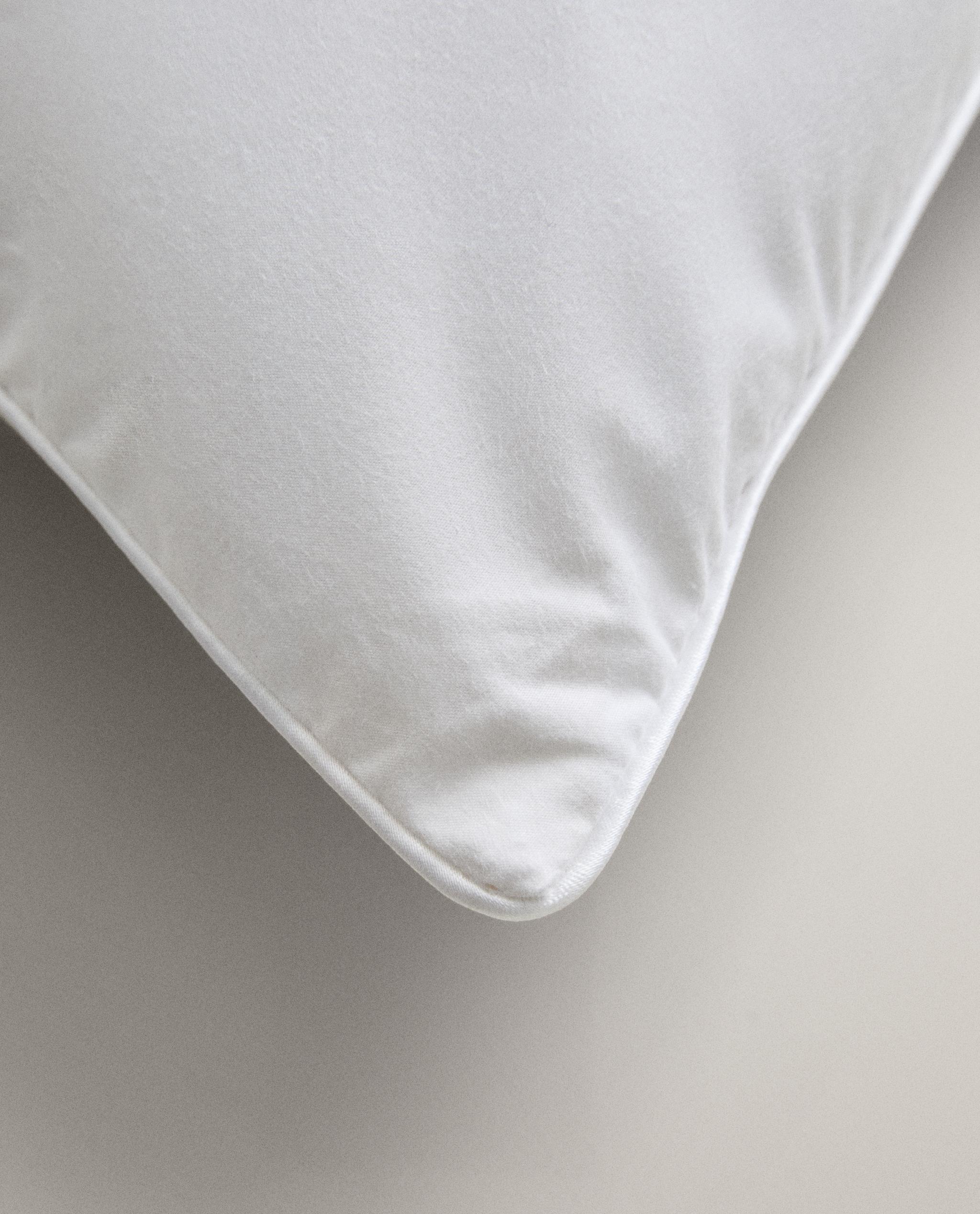EXTRA LONG FEATHER PILLOW product thumbnail 4