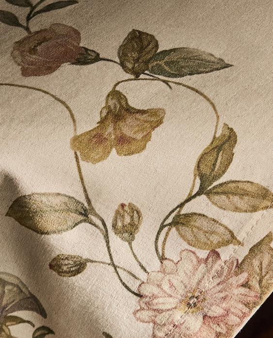 FLORAL PRINT TABLECLOTH