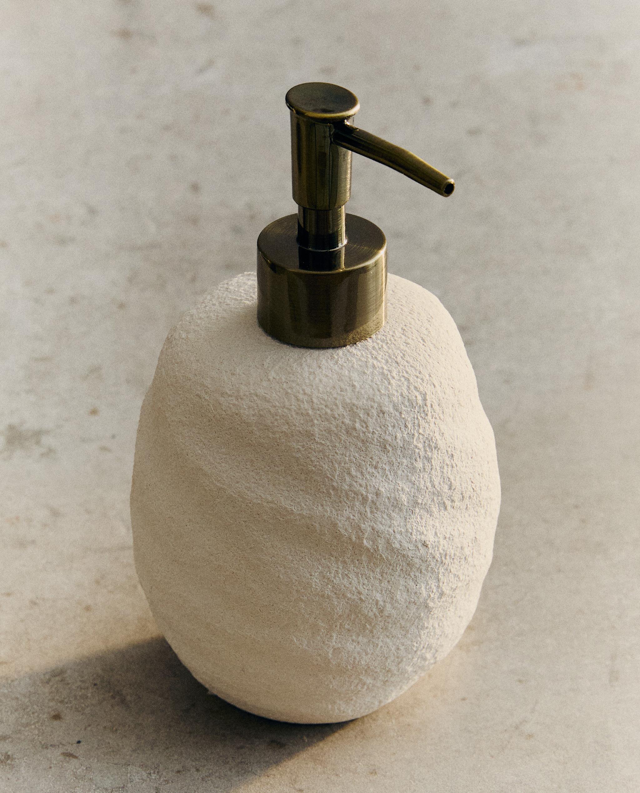 ザラホーム ZARA ソープディスペンサー4点セット TEXTURED CERAMIC SOAP DISPENSER | Zara Home United States of America