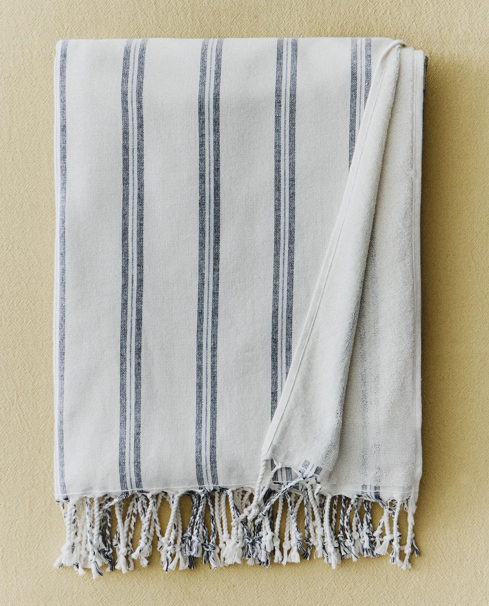 STRIPED WRAP BEACH TOWEL STRIPED WRAP BEACH TOWEL