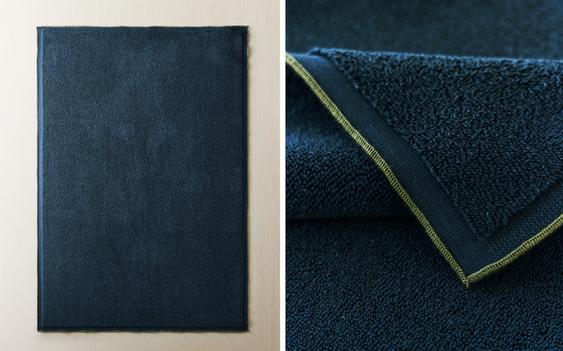 BATH MAT WITH COLOURED TOPSTITCHING