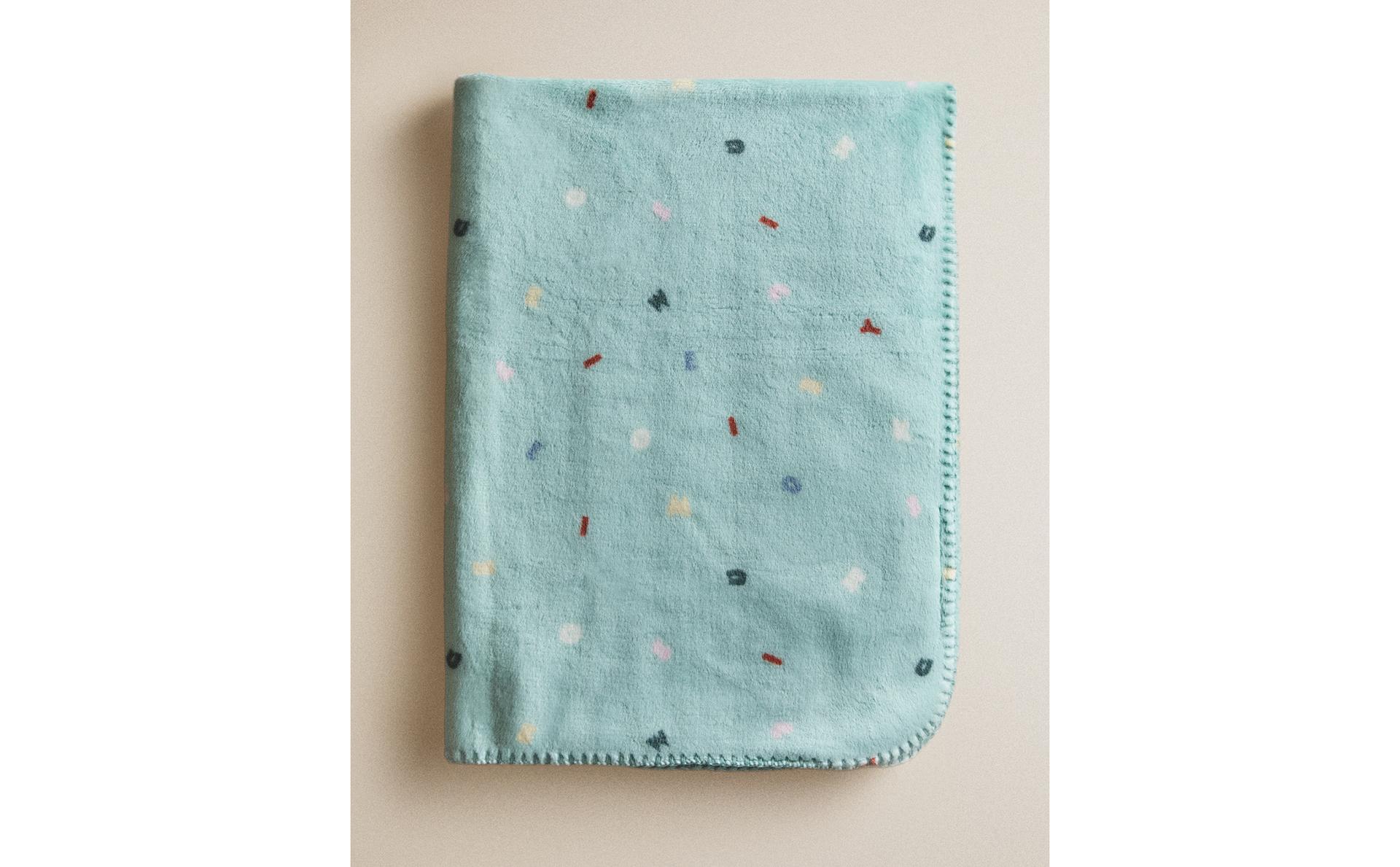 MICKEY & MINNIE ©DISNEY LETTERS FLEECE BABY BLANKET MICKEY & MINNIE ©DISNEY LETTERS FLEECE BABY BLANKET