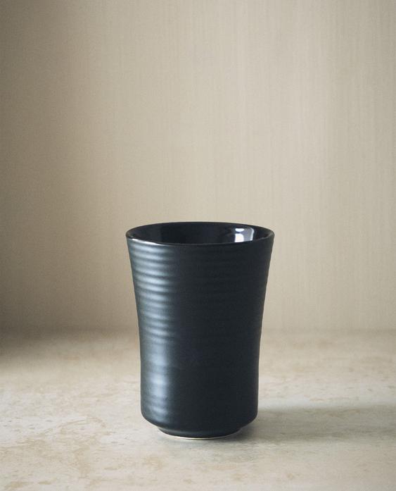 BLACK TOOTHBRUSH HOLDER