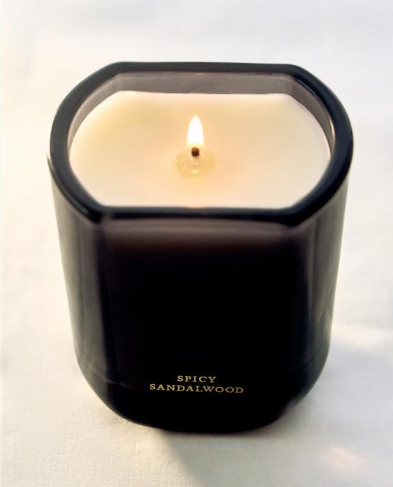 (220 G) SPICY SANDALWOOD SCENTED CANDLE (220 G) SPICY SANDALWOOD SCENTED CANDLE