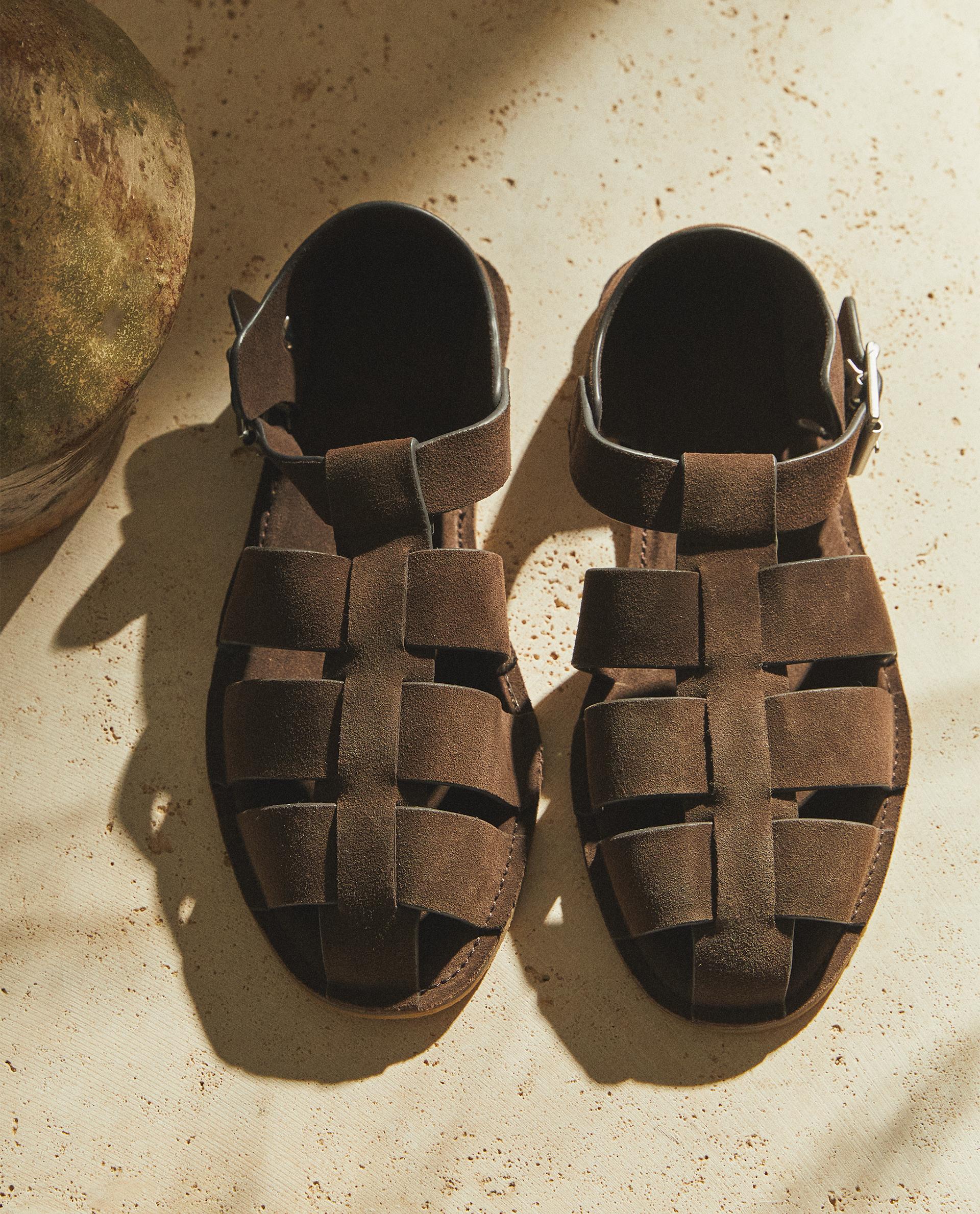 【2plan】Buckle cage sandals Cage sandals - PULL&BEAR