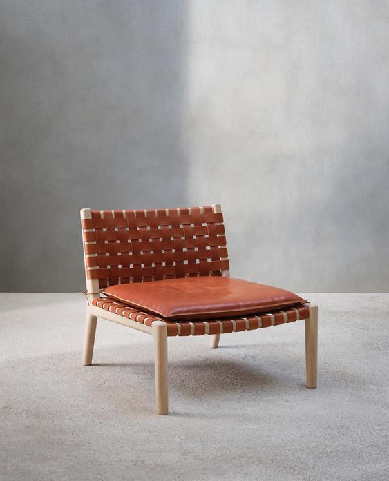 LOUNGE CHAIR 01 LOUNGE CHAIR 01