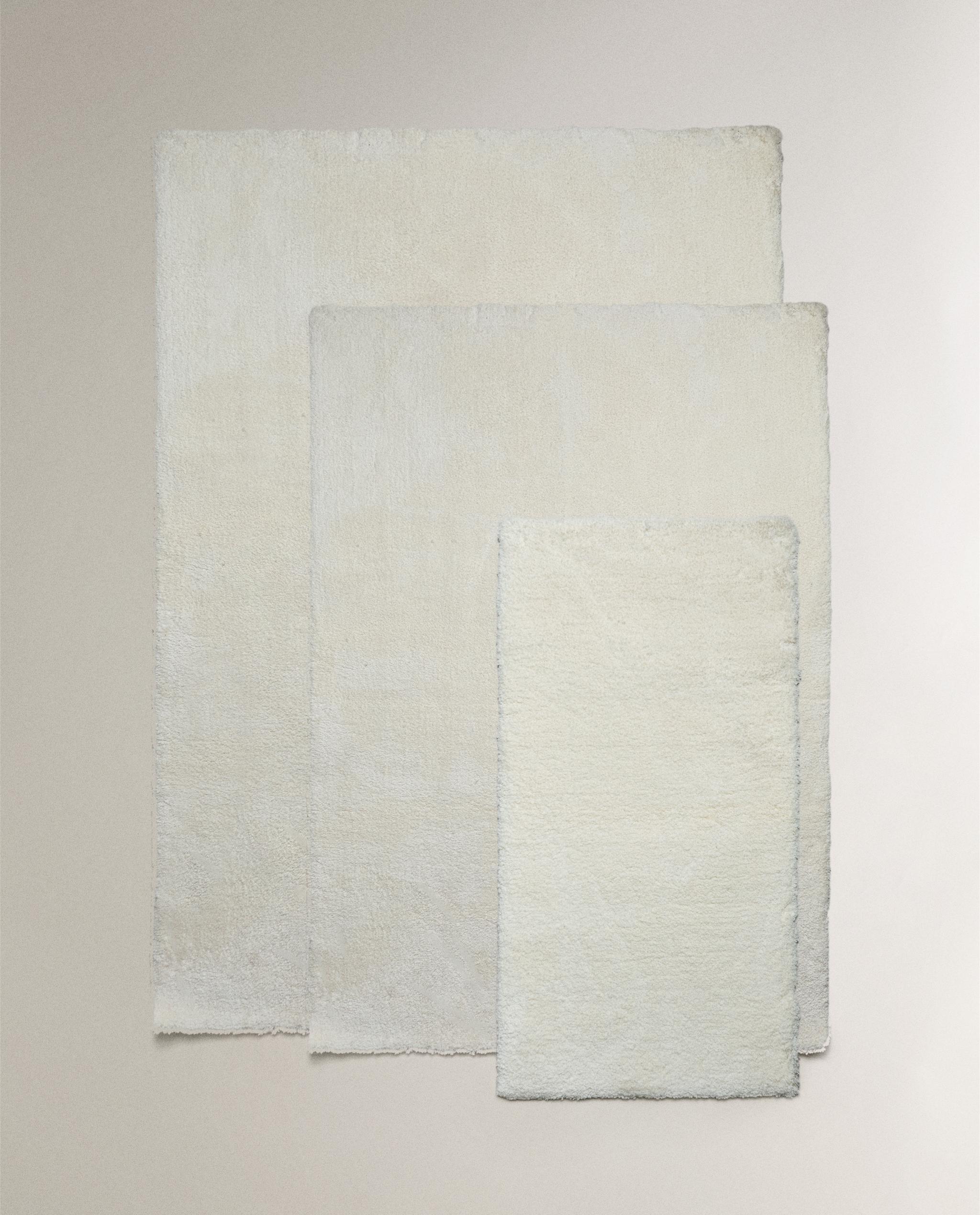 ZARA  ウール ラグ　クリーム色　未使用 ZARA ウール ラグ クリーム色 未使用 ウェーブ ウール ラグ | Zara