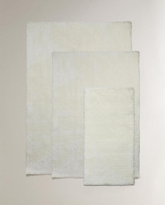 SOFT TEXTURED AREA RUG