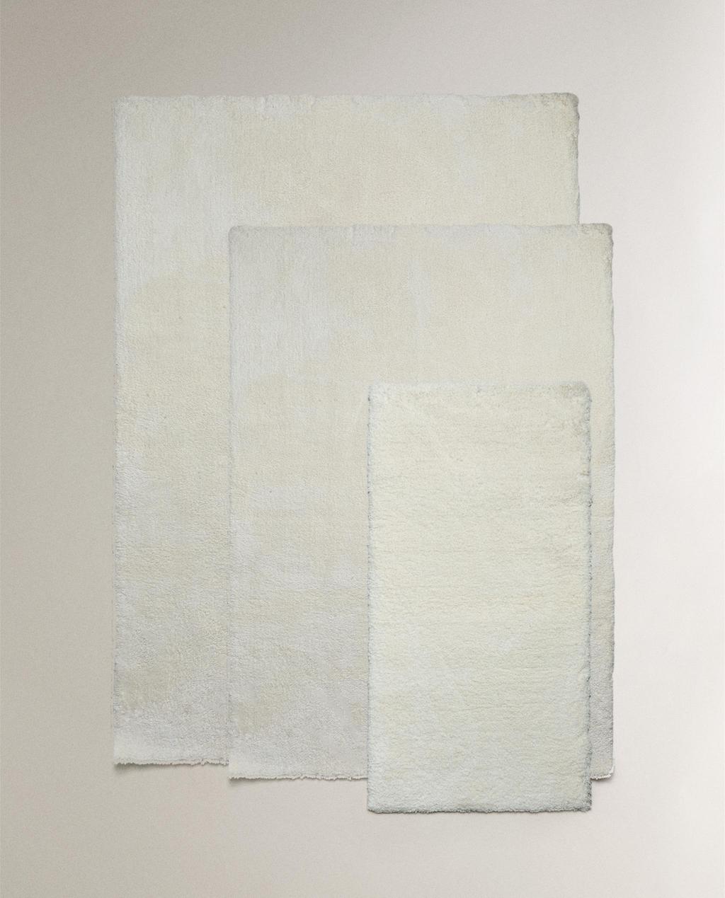 SOFT TEXTURED RUG