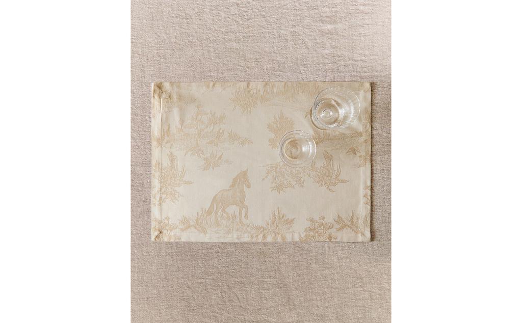 مفرش جاكار بحصان مفرش جاكار بحصان