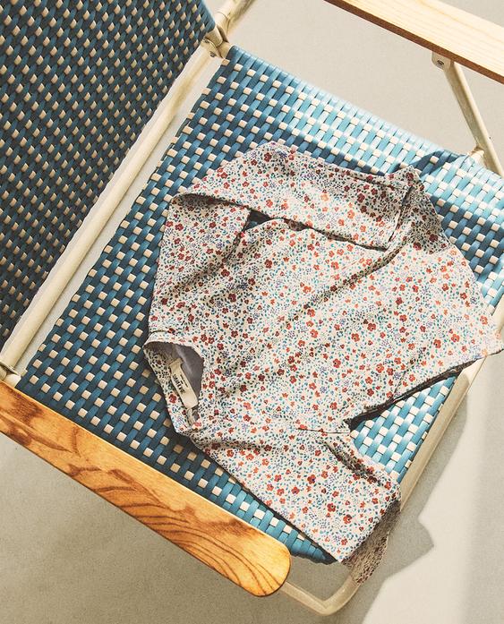 KIDS’ FLORAL BEACH RASH GUARD KIDS’ FLORAL BEACH RASH GUARD