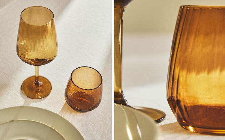 GLASSWARE SET WITH LINES